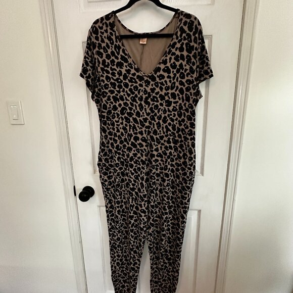 Smash + Tess Lexi Leopard Print Romper - Picture 1 of 4